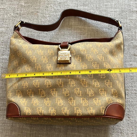 Dooney & Bourke classic monogram bucket bag - Picture 10 of 12